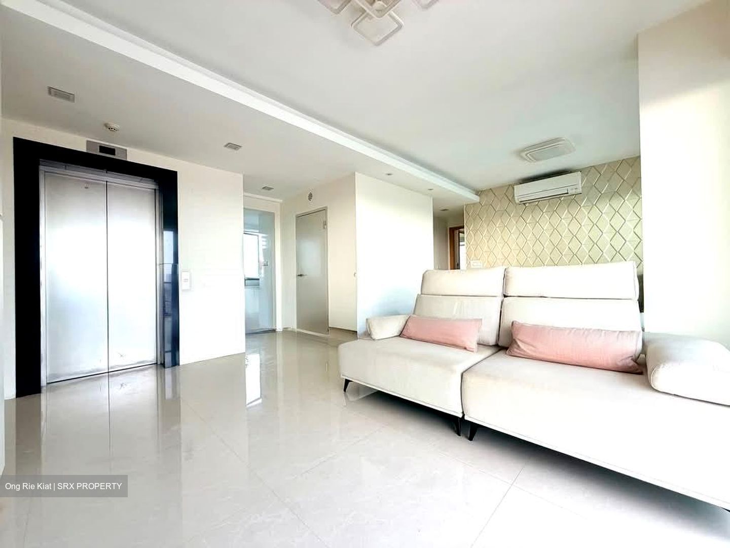 Esta Ruby (D14), Apartment #566371191